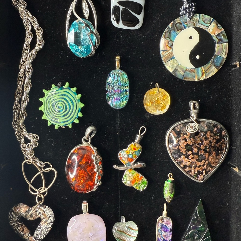 Elegant Multicolor Pendant lot